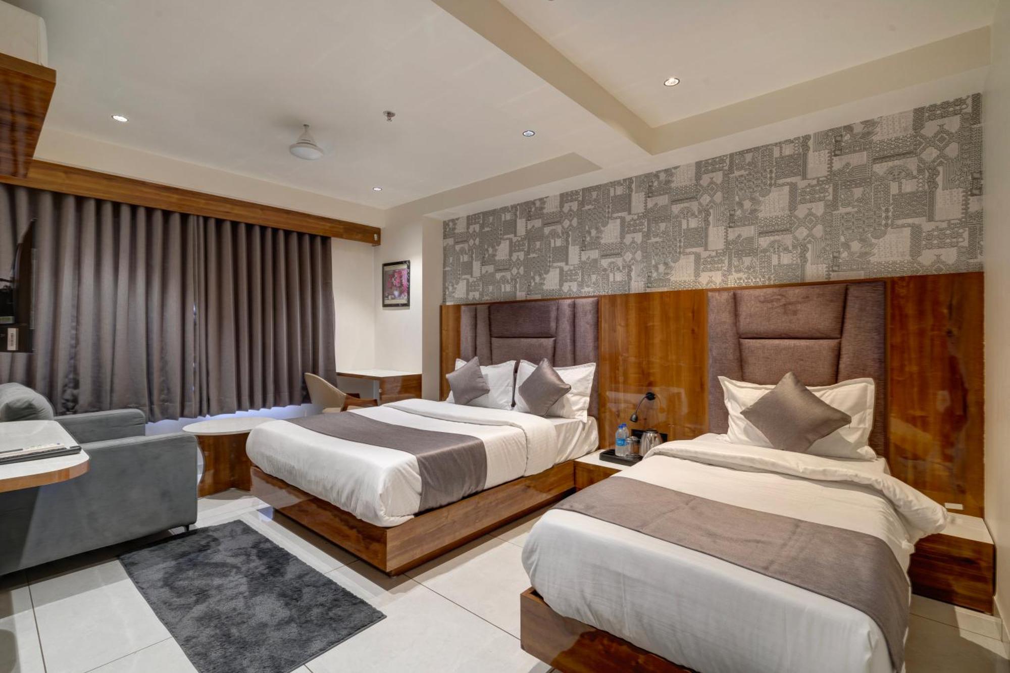 Hotel Shrimad Villa Gandhinagar Exterior photo