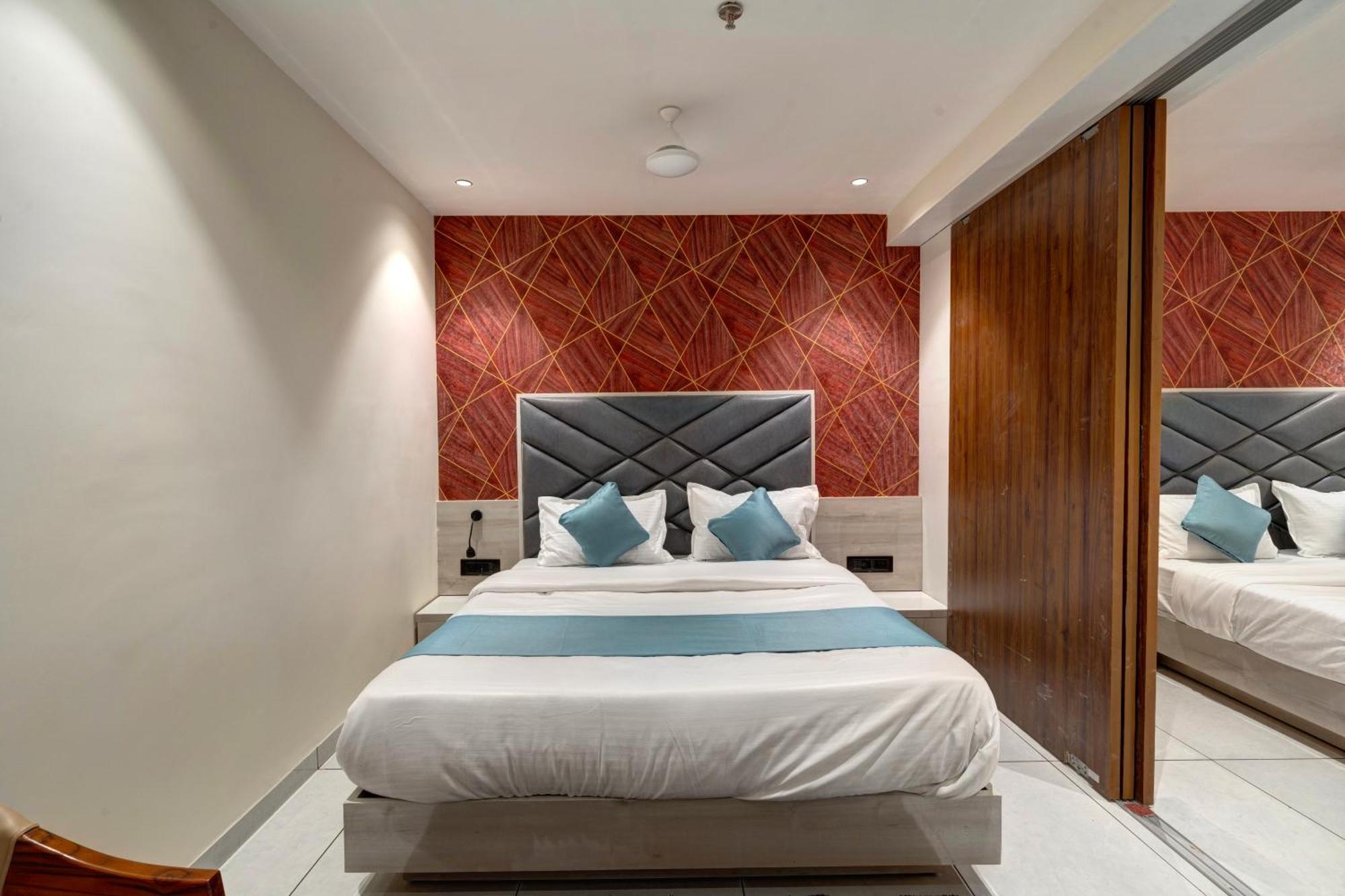 Hotel Shrimad Villa Gandhinagar Exterior photo